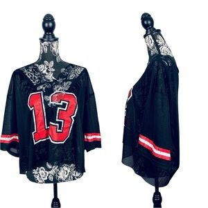 Dirtee Laundry black/red perfectly distressed cropped lace jersey size large